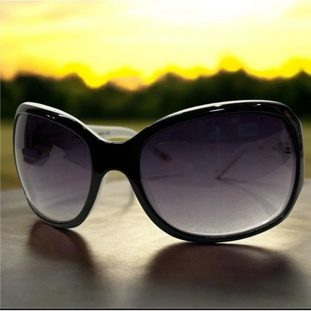 Fossil Women's White Tinted Sunglasses Cat 3 Glamour PS3353 005 60 16-120